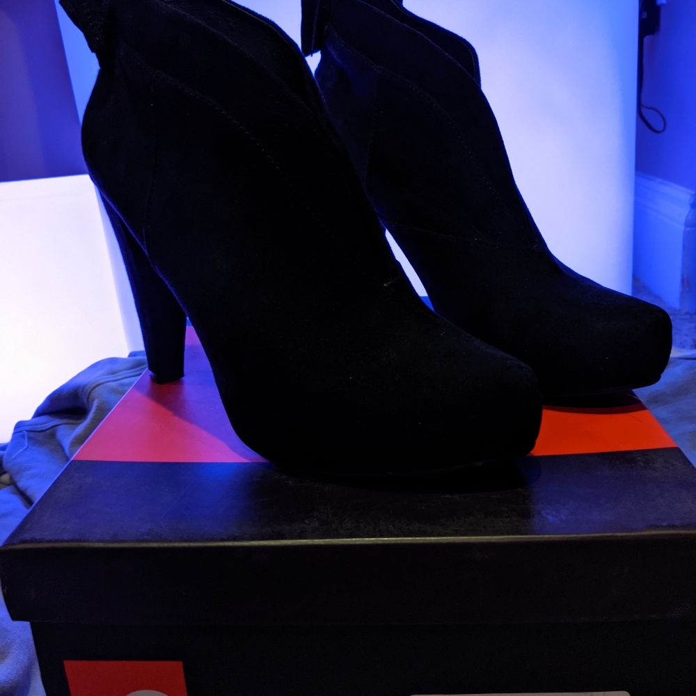 Beautiful High Heel Laceups With Bow